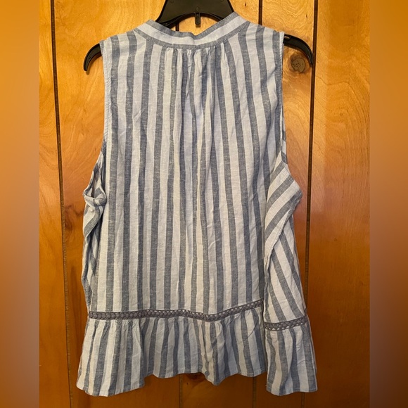 Crown & Ivy Shirt-NWT - Picture 5 of 5